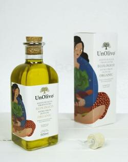 Gesschenkbox UnOlivo Olivenöl 500ml mit Ausgießer
