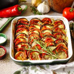 Rezeptkarte Ratatouille-Gemüse aus dem Ofen mit Mozzarella