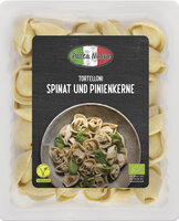 Frische Tortelloni mit Spinat und Pinienkernen