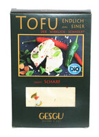 Tofu leicht scharf mit Paprika, Lauchzwiebel und Chili