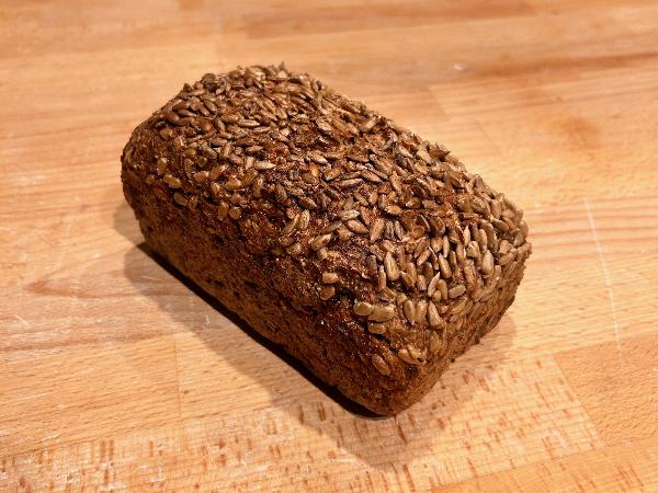 Produktfoto zu Schrot Saaten-Brot Bulle ca. 750 g