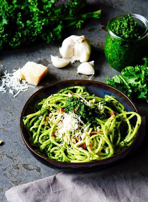 Spaghetti mit Grünkohl-Pesto